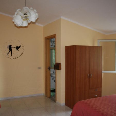 Camere & Case Vacanze Lo Scoglio Castel di Tusa Bagian luar foto