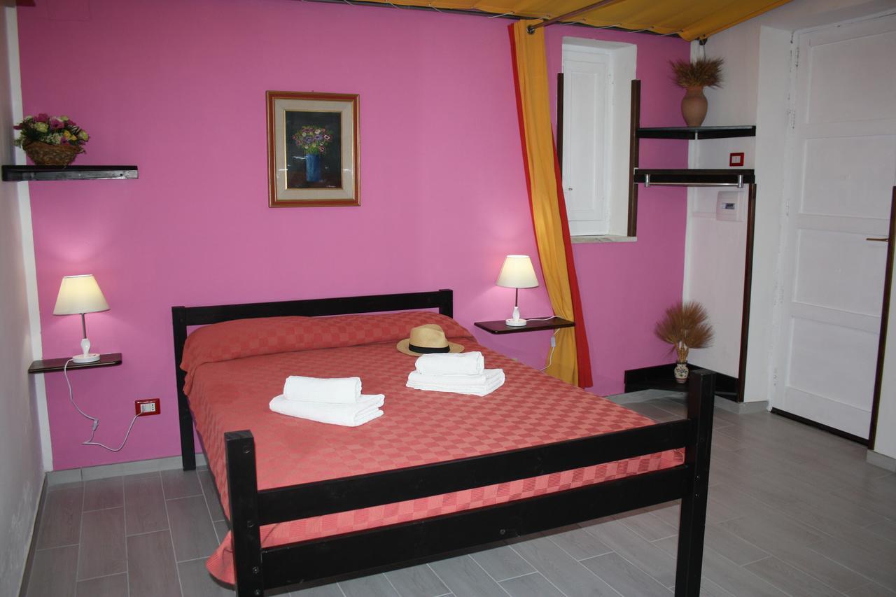 Camere & Case Vacanze Lo Scoglio Castel di Tusa Bagian luar foto